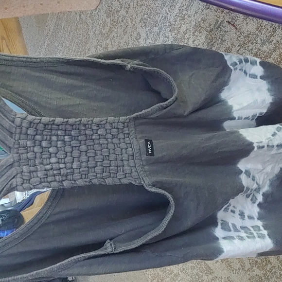 RVCA tank top - Picture 1 of 5